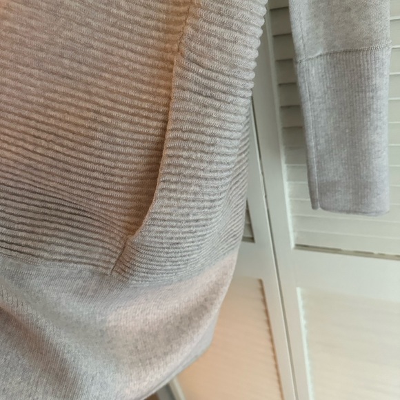 Lululemon Womens Sit in Lotus Wrap II- Size 4. Like New - Picture 4 of 5